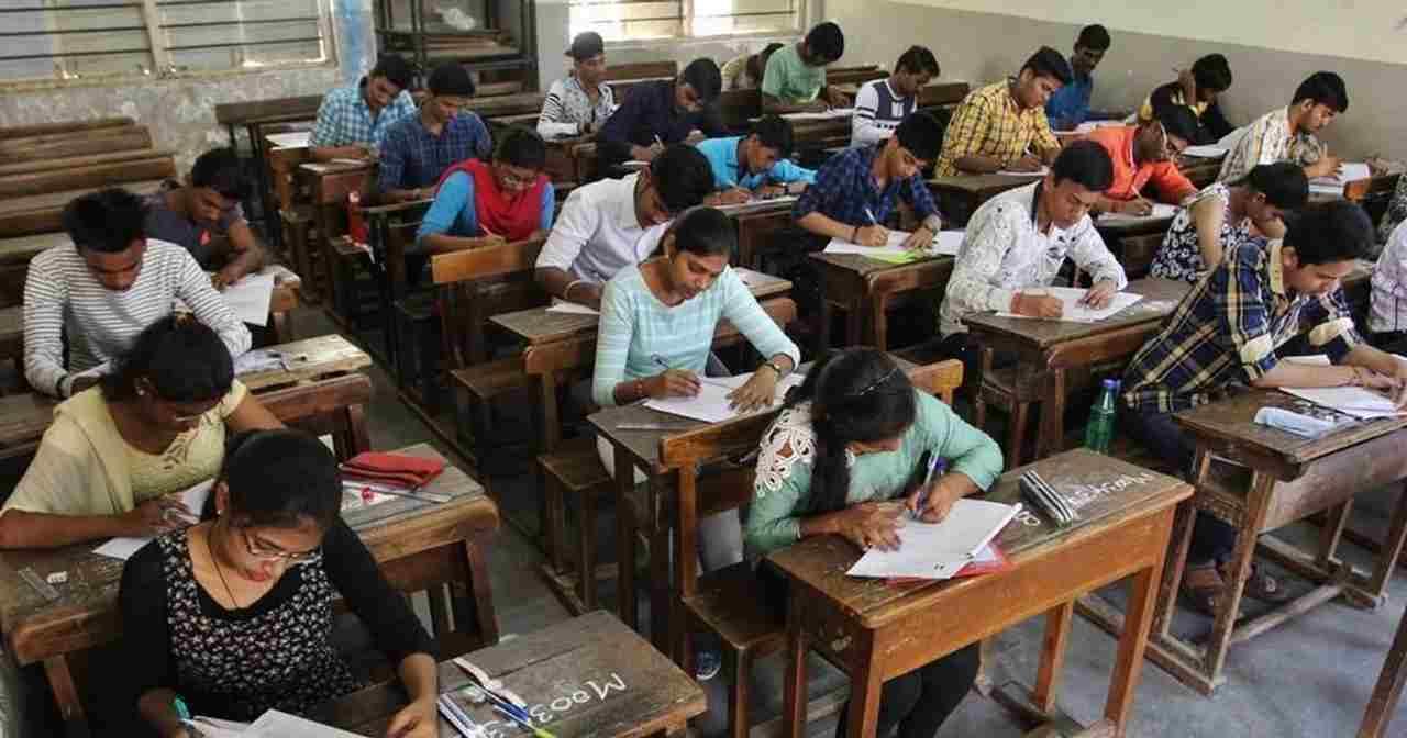 CBSE బోర్డ్ క్లాస్ 10వ మరియు 12వ పరీక్ష 2025 టైమ్ టేబుల్ / డేట్ షీట్

